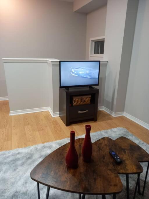 Adorable Private Suite In Ajax, Unique 2 Story Dış mekan fotoğraf