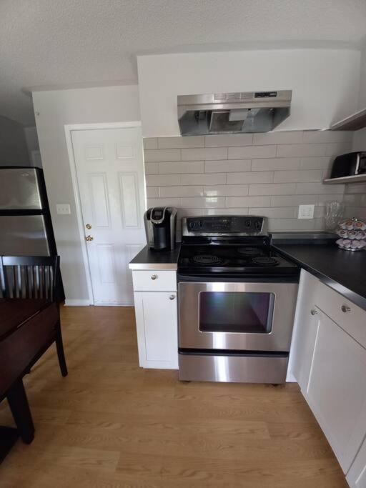 Adorable Private Suite In Ajax, Unique 2 Story Dış mekan fotoğraf